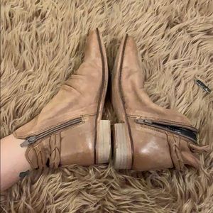 Tan boots- worn once